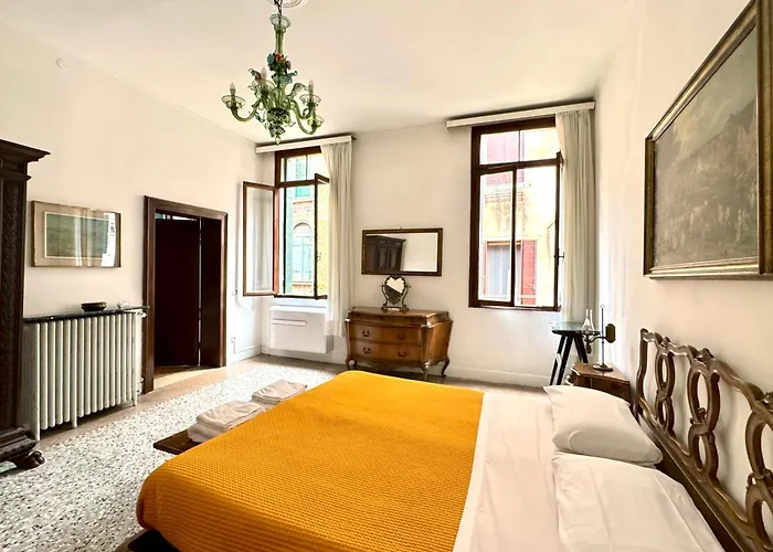 San Polo 1948 Venice Centre